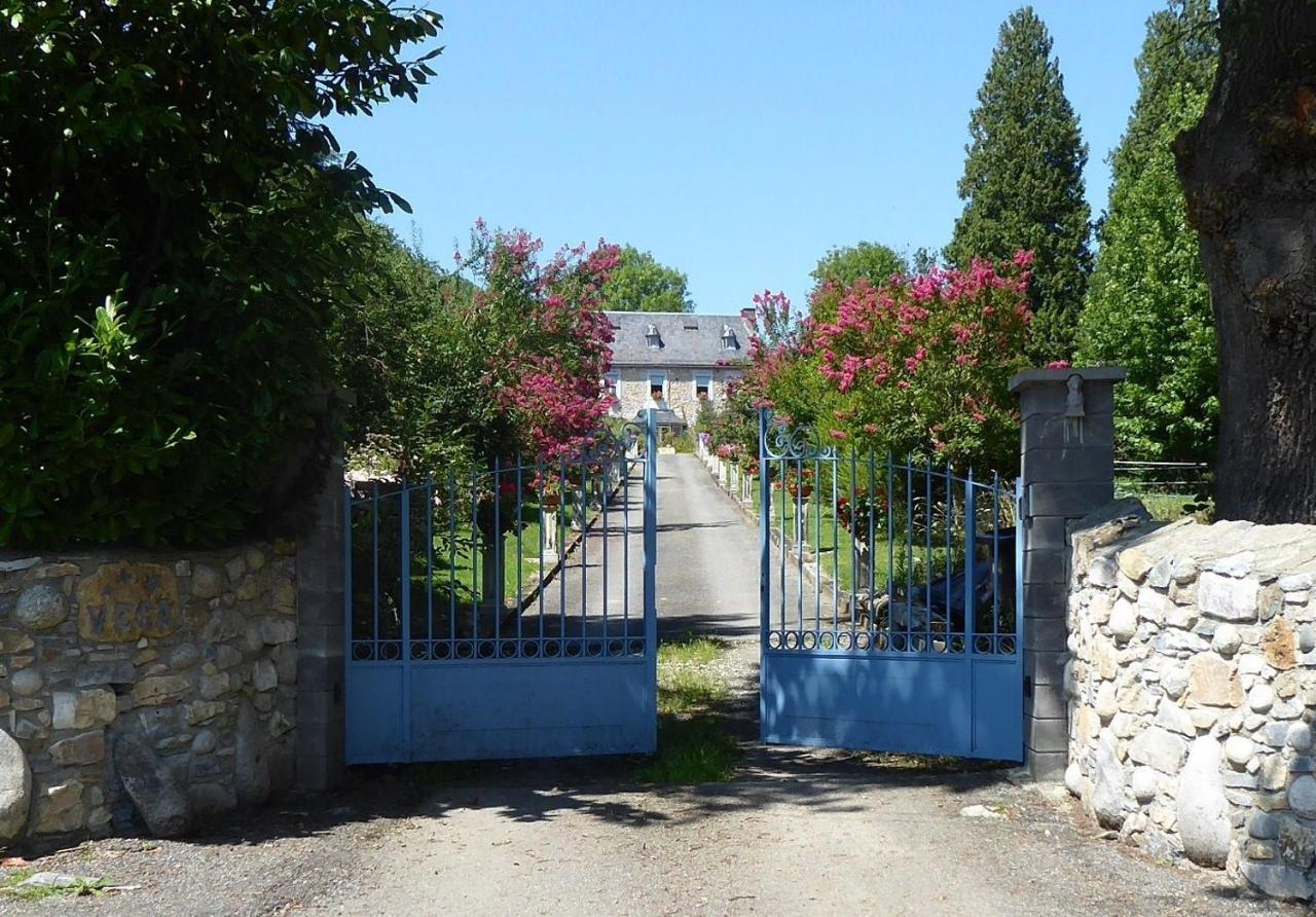 Domaine Vega Bed & Breakfast Saint-Arroman  Exterior photo